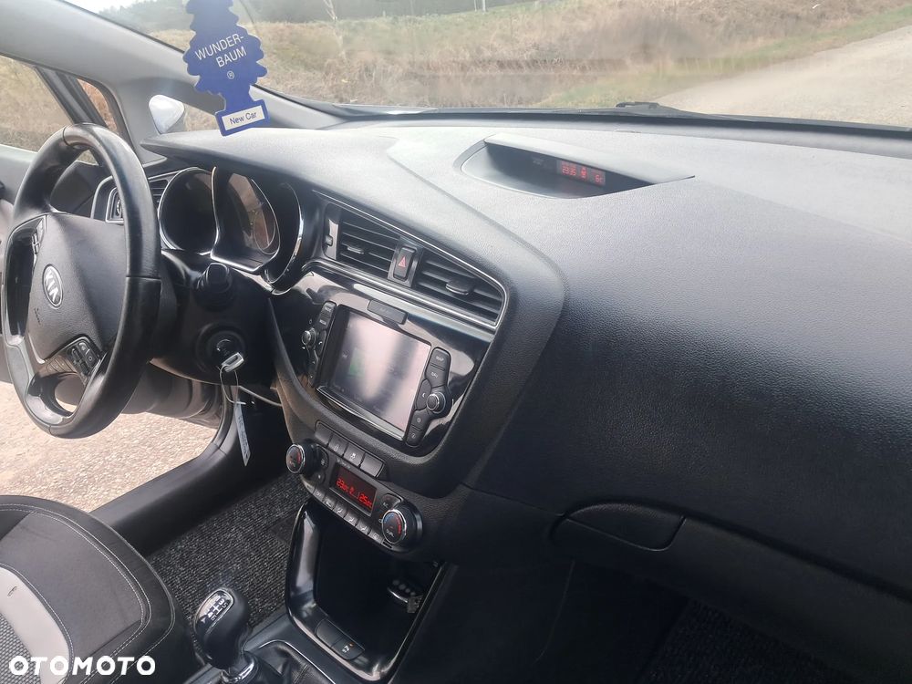 Kia Ceed 1.6 CRDi 136 ISG Dream Team Edition - 7