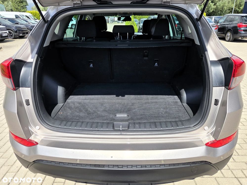 Hyundai Tucson 1.7 CRDI BlueDrive Comfort 2WD - 11