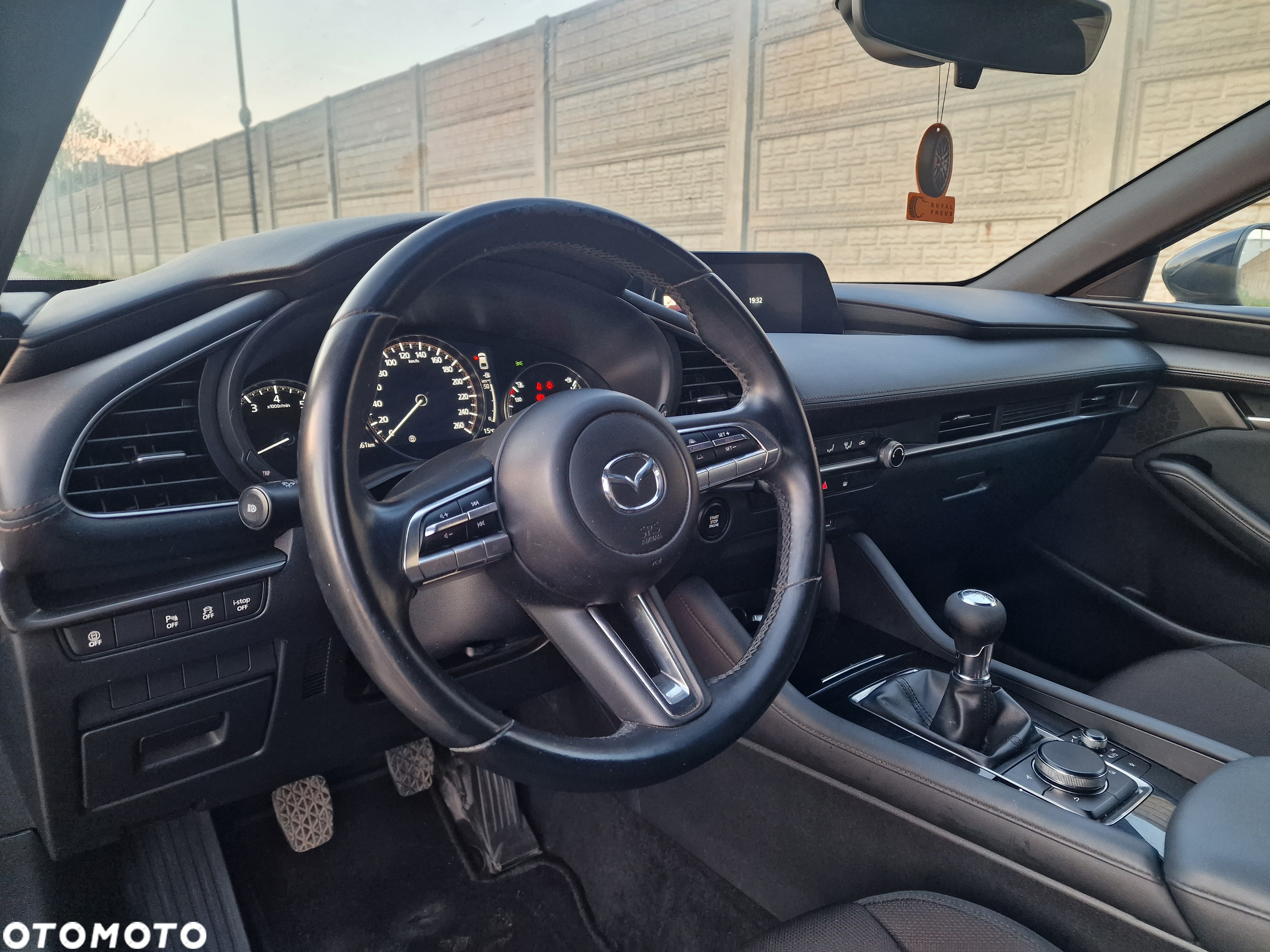 Mazda 3 e-SKYACTIV-G 2.0 M HYBRID - 9