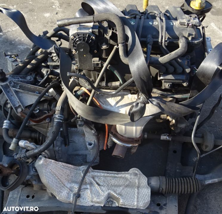 Motor Dacia Logan 1.2 Benzina D4F F732 din 2012 fara anexe - 1