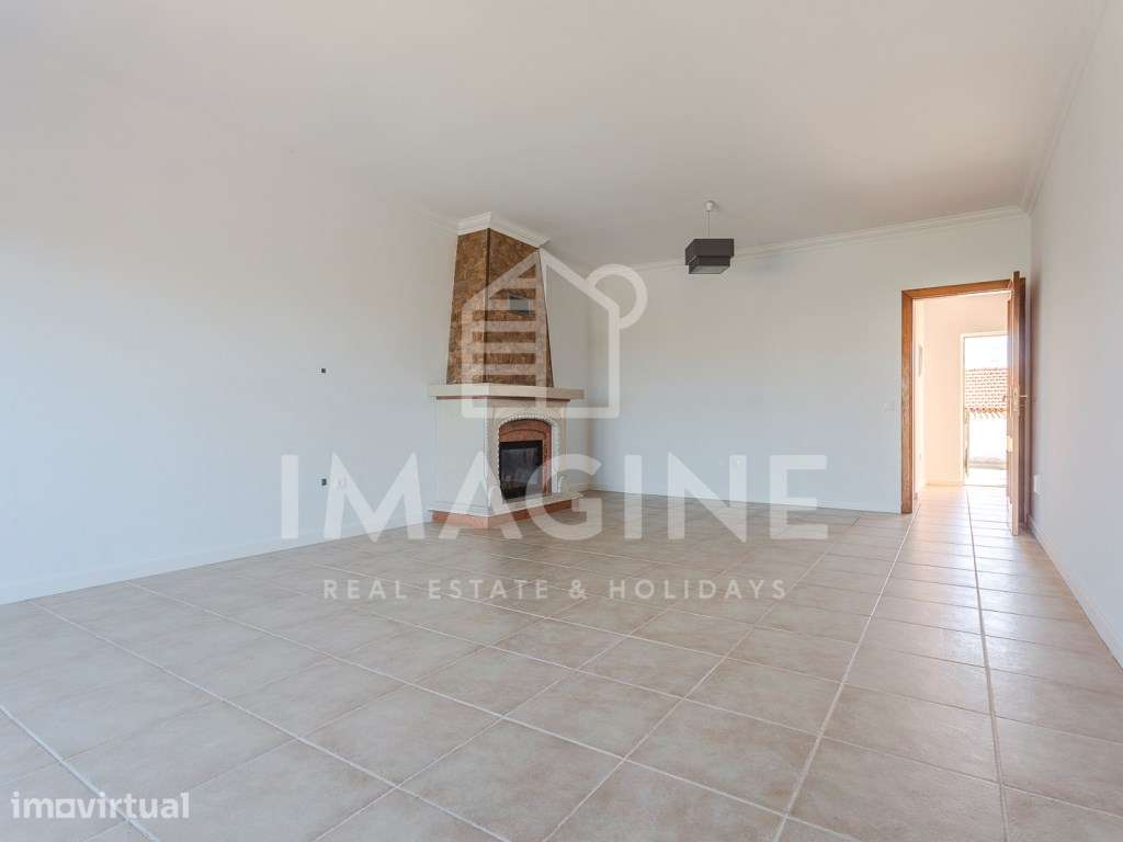 Moradia T4(5 assoalhadas) com piscina e terreno de 670m2 na zona da... - Grande imagem: 2/41
