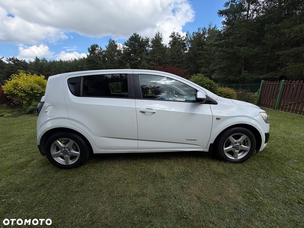 Chevrolet Aveo 1.2 LT - 12
