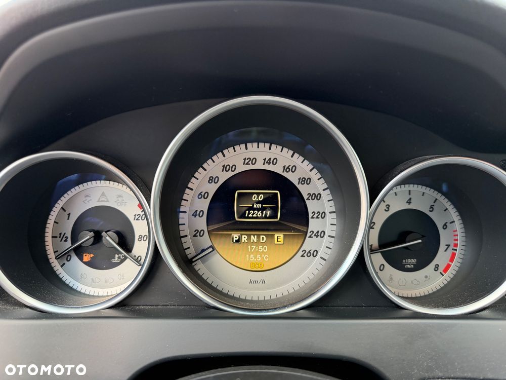 Mercedes-Benz Klasa C 200 CGI Automatik BlueEFFICIENCY Avantgarde - 14