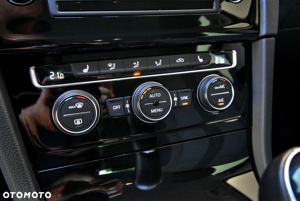 Volkswagen Golf - 15