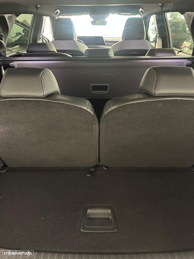 Peugeot E-5008 Allure - 11