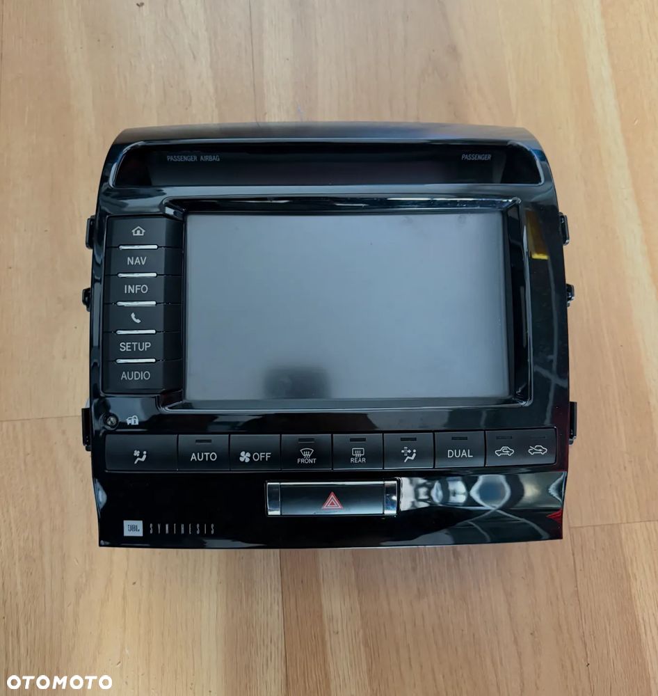 Radio Radioodtwarzacz NAWI Toyota LC200 LIFT (ORYGINALNE) - 1