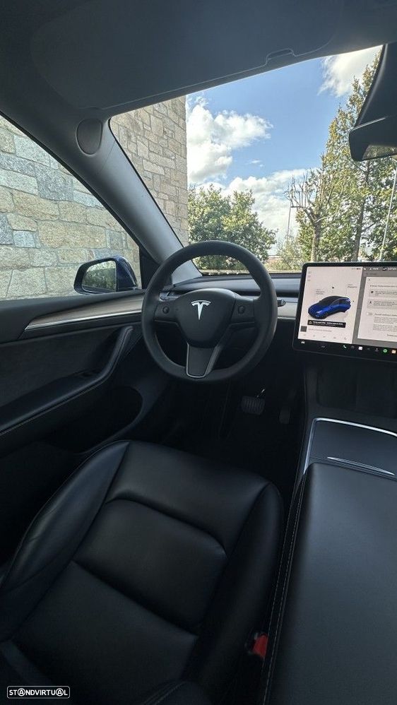 Tesla Model Y - 17