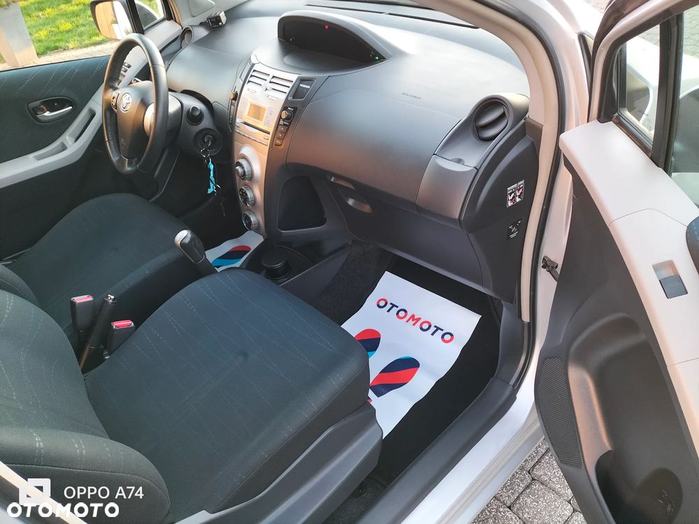 Toyota Yaris 1.3 VVT-i Sol - 10