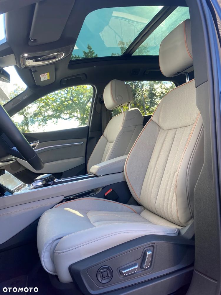 Audi Q8 e-tron 55 Quattro S Line - 17