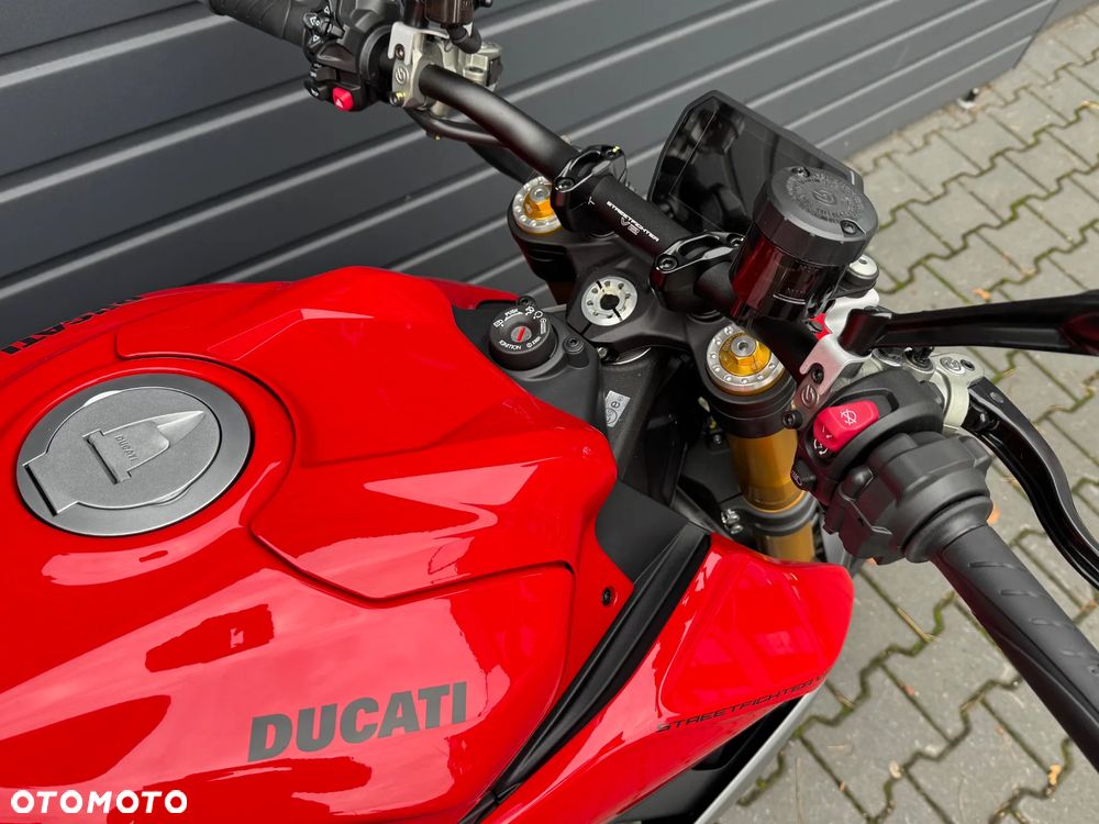 Ducati Streetfighter V2 - 6