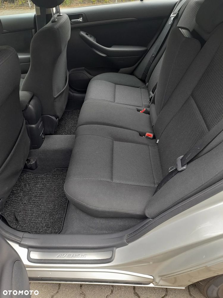 Toyota Avensis 1.8 VVT-i Edition - 13