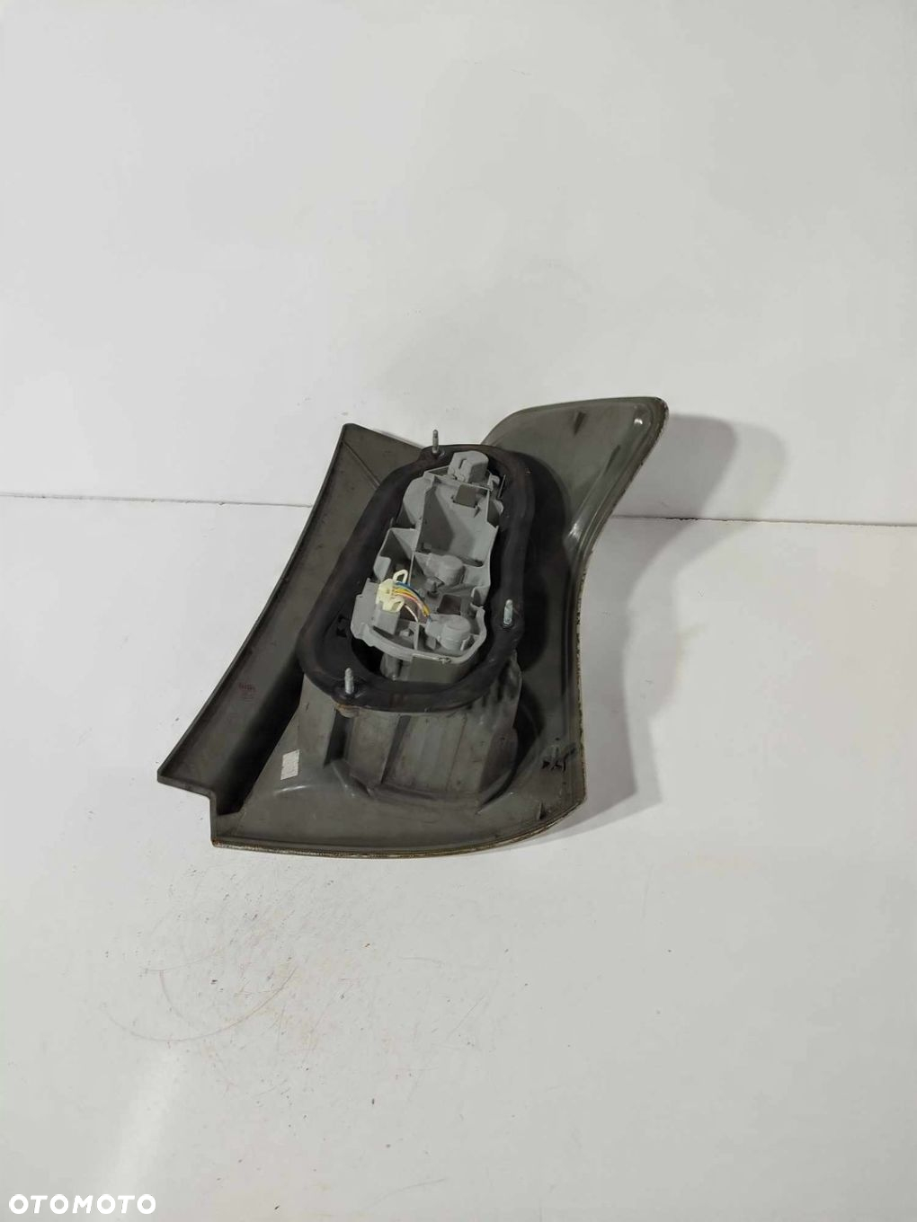 LAMPA LEWA TYLNA TOYOTA COROLLA VERSO 04-08 - 3