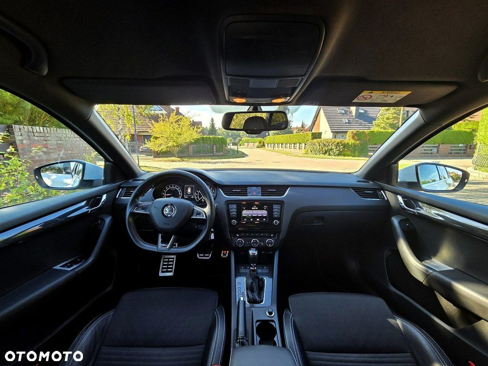 Skoda Octavia Combi 2.0 TDI DSG RS - 14