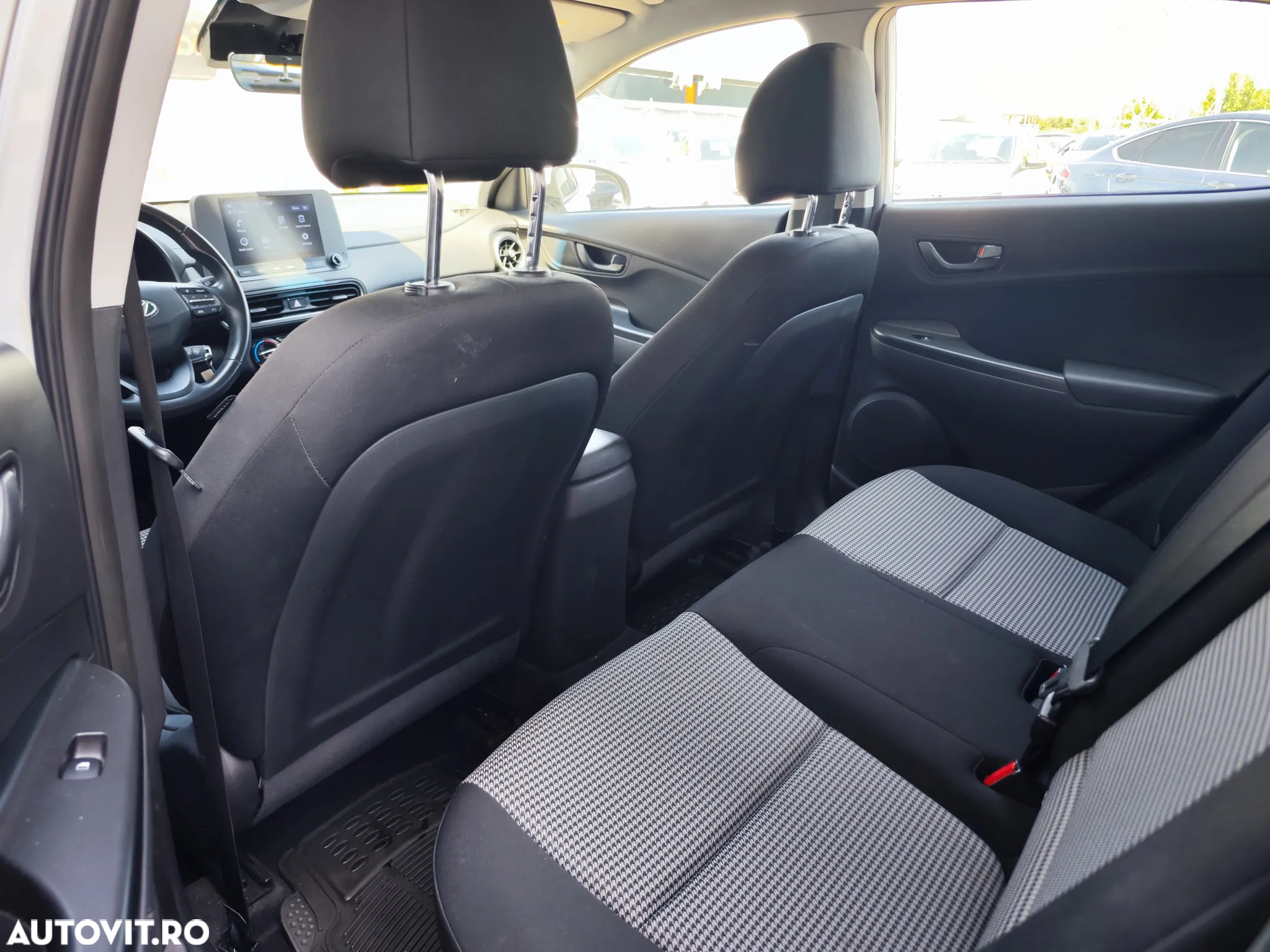 Hyundai KONA 1.0 T-GDI 120 CP 6MT 2WD Comfort - 11