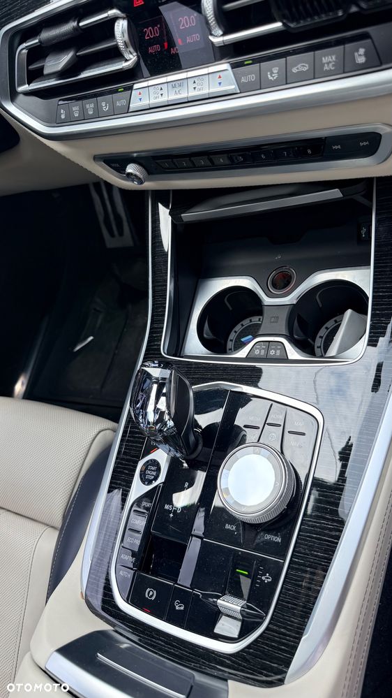 BMW X7 xDrive40i - 13