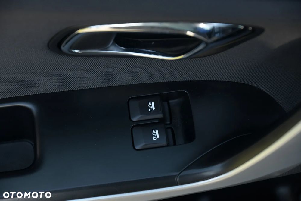 Kia Ceed - 27