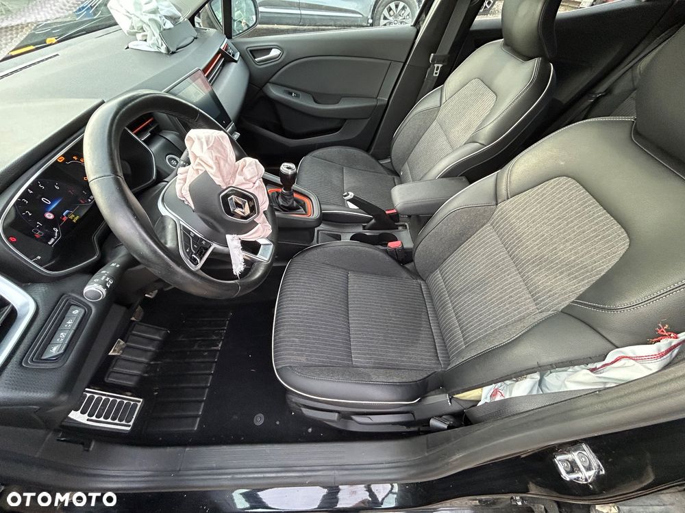 Renault Clio - 10