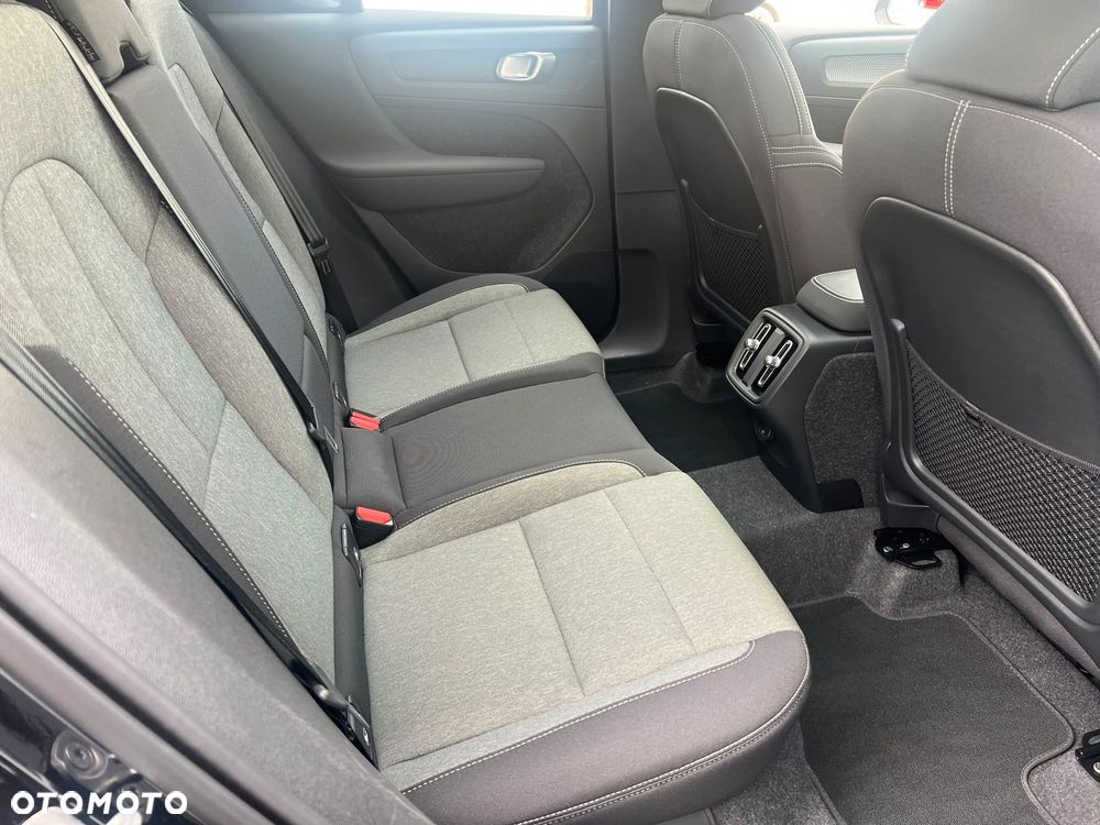 Volvo XC 40 B4 AWD Ultimate Dark - 23