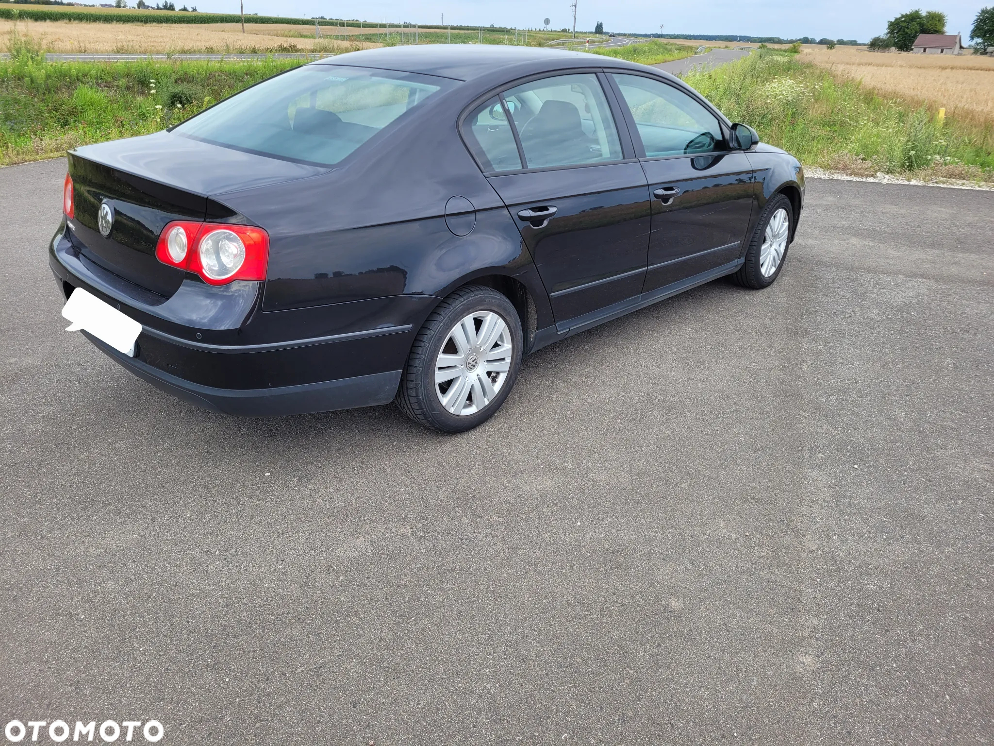 Volkswagen Passat 2.0 TDI DPF Trendline - 4