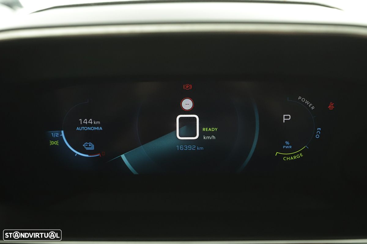Peugeot e-2008 54 kWh GT - 17