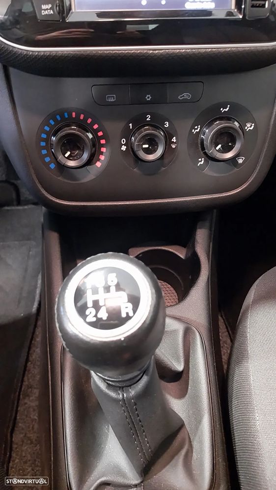 Fiat Punto 1.2 Lounge S&S - 19