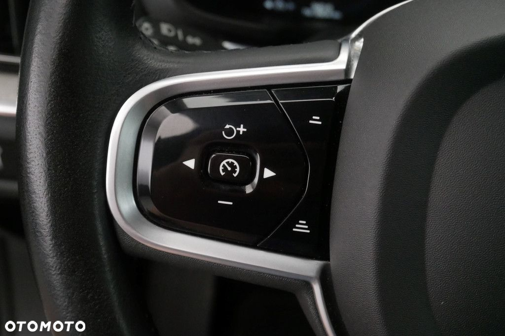 Volvo V60 Cross Country - 21