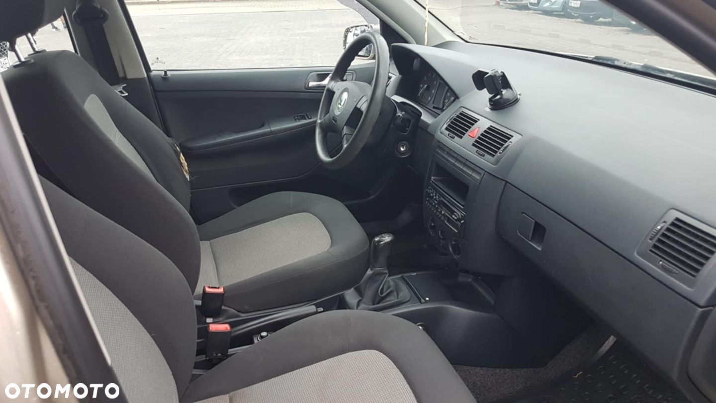 Skoda Fabia - 8