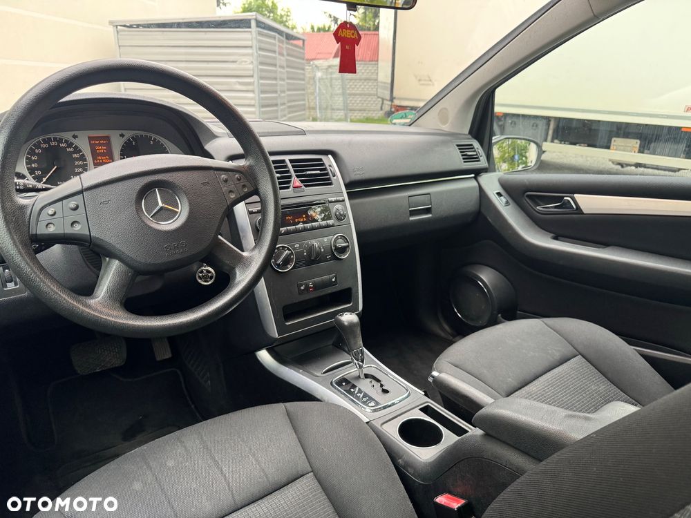 Mercedes-Benz Klasa B 180 CDI Autotronic - 19