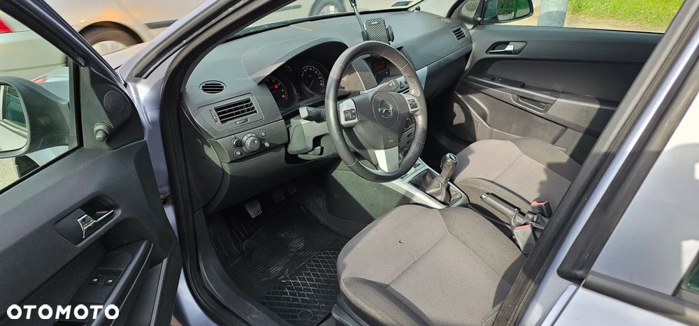 Opel Astra 1.4 - 8