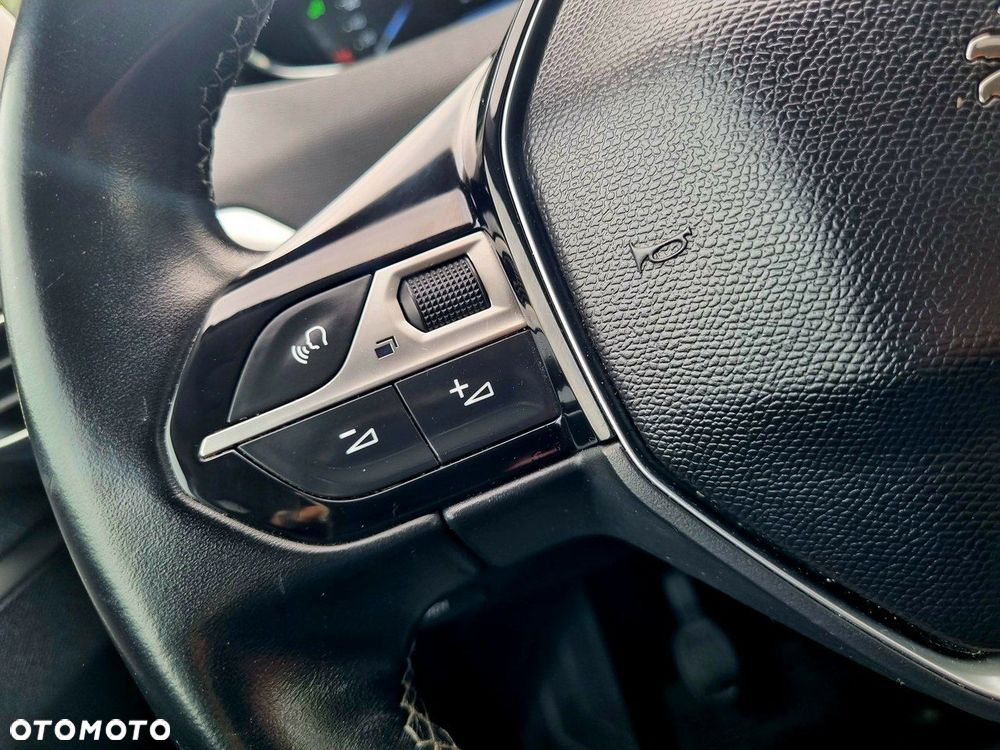 Peugeot 3008 1.5 BlueHDi Allure S&S - 19