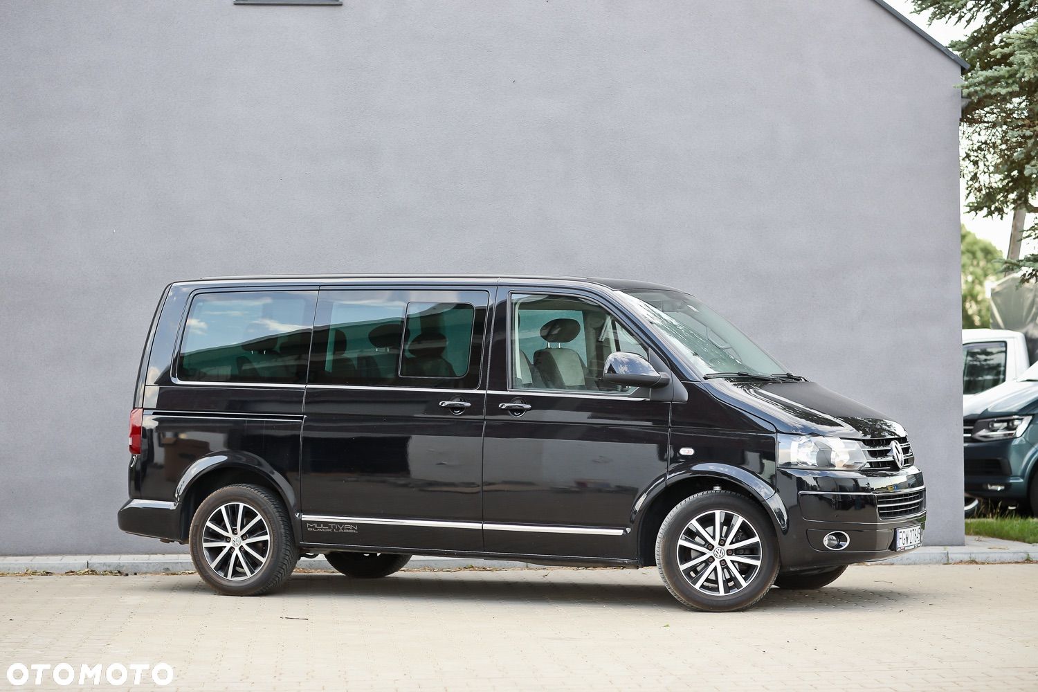Volkswagen Multivan - 1