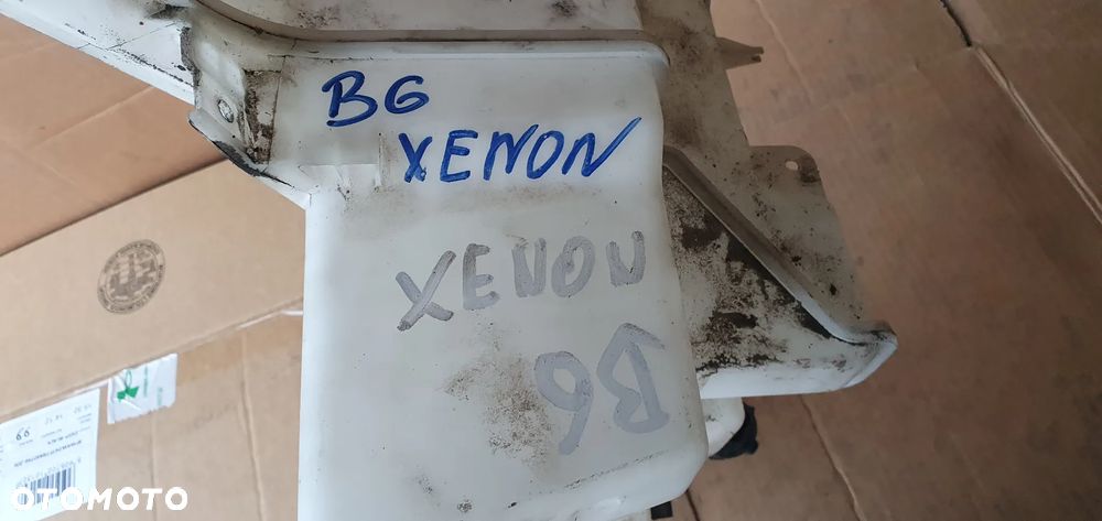 Zbiorniczek płynu spryskiwaczy pompki XENON VW Passat B6 3C0955453N - 9
