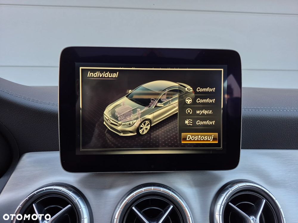 Mercedes-Benz CLA 250 4Matic 7G-DCT - 37