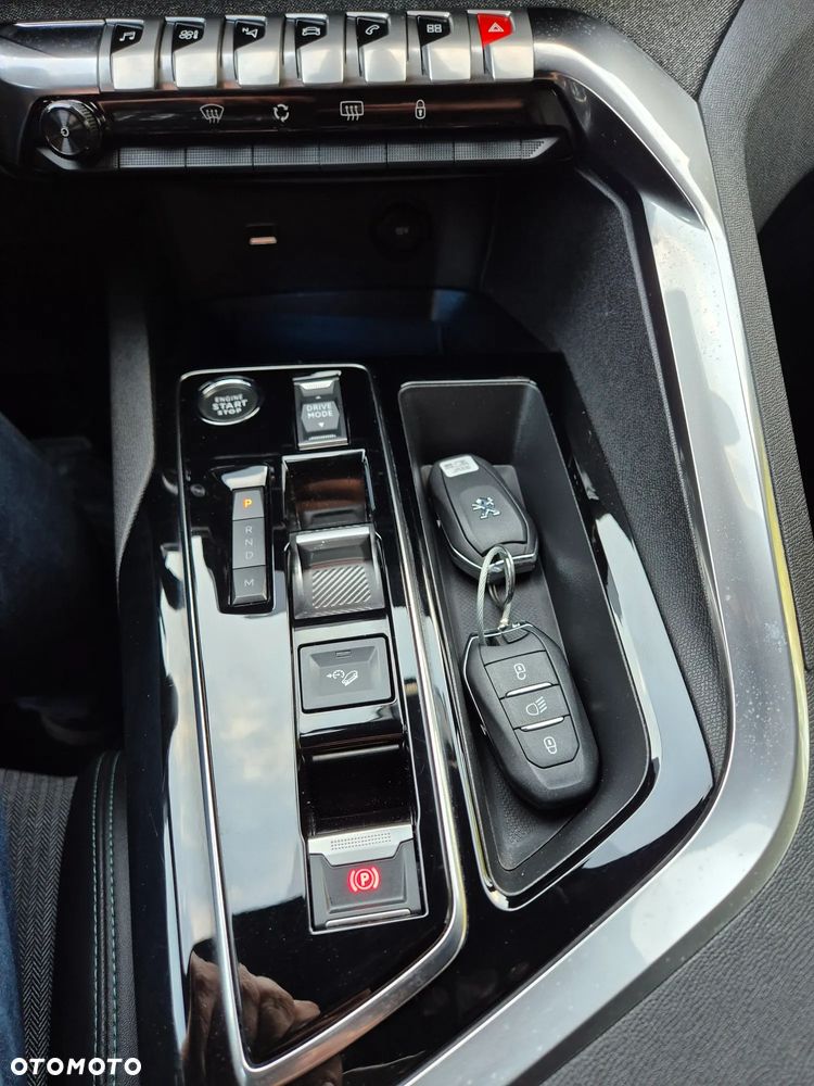 Peugeot 3008 PureTech 130 Stop & Start GPF EAT8 Allure - 25