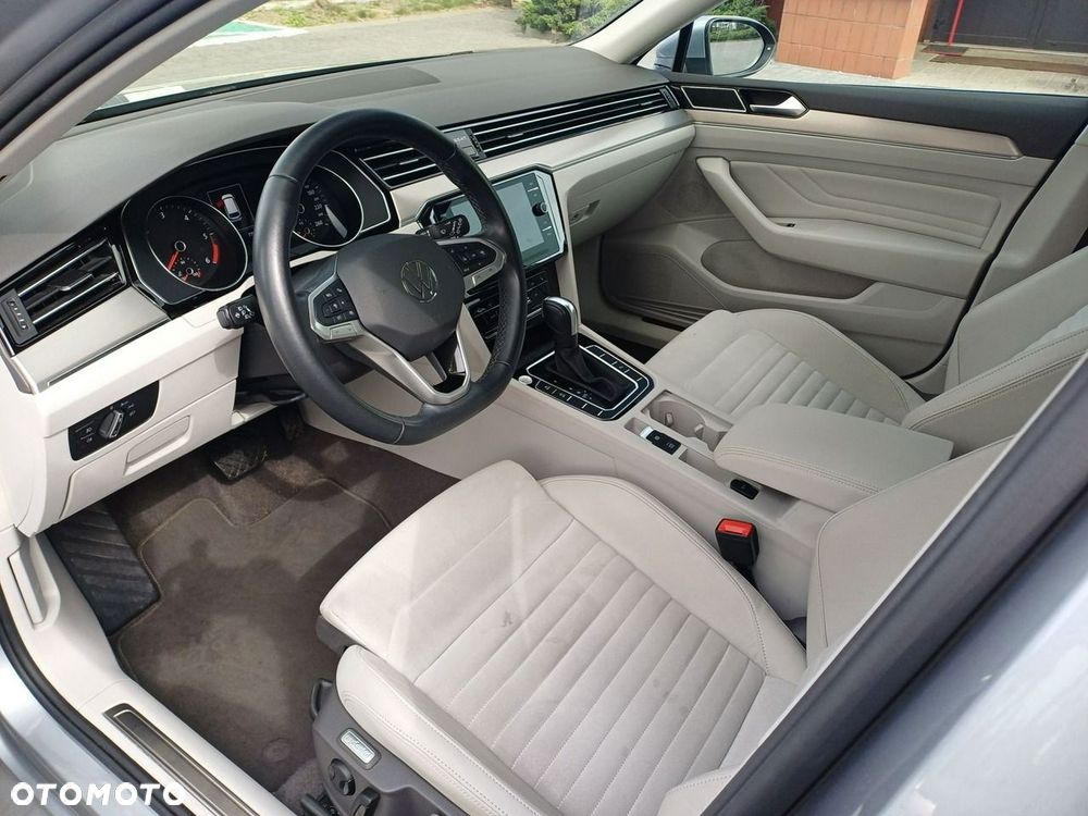 Volkswagen Passat - 10