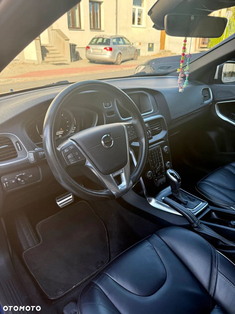 Volvo V40 D3 Drive-E SCR R-Design Momentum - 6