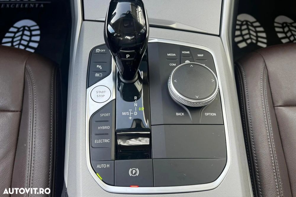 BMW Seria 3 330e xDrive Aut. - 13