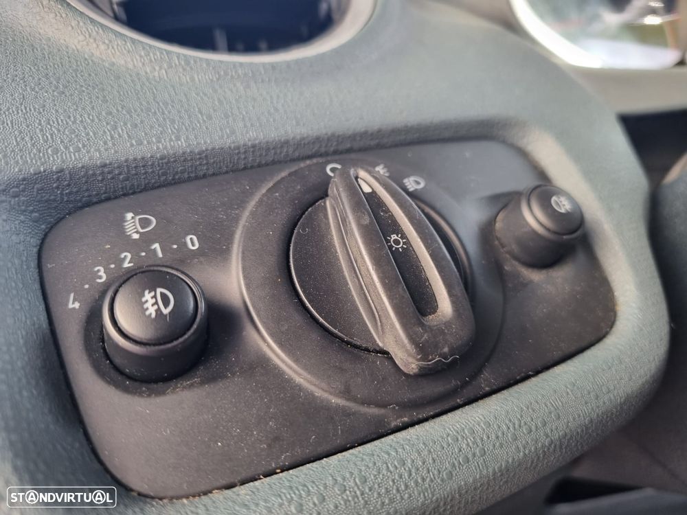 Ford Fiesta 1.25 Titanium - 32