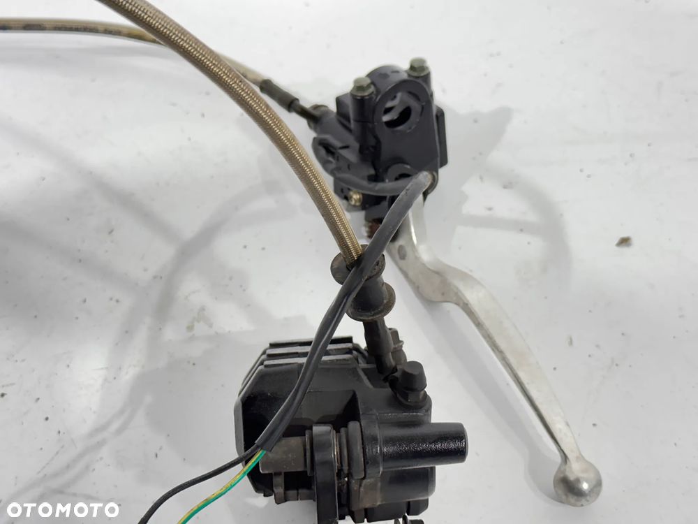 Zacisk pompa przód Peugeot Django - 8