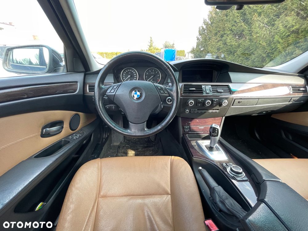 BMW Seria 5 525i Edition Exclusive - 11