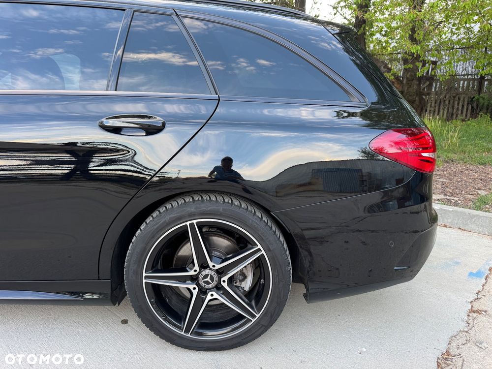 Mercedes-Benz Klasa C 250 d 4Matic 9G-TRONIC AMG Line - 23