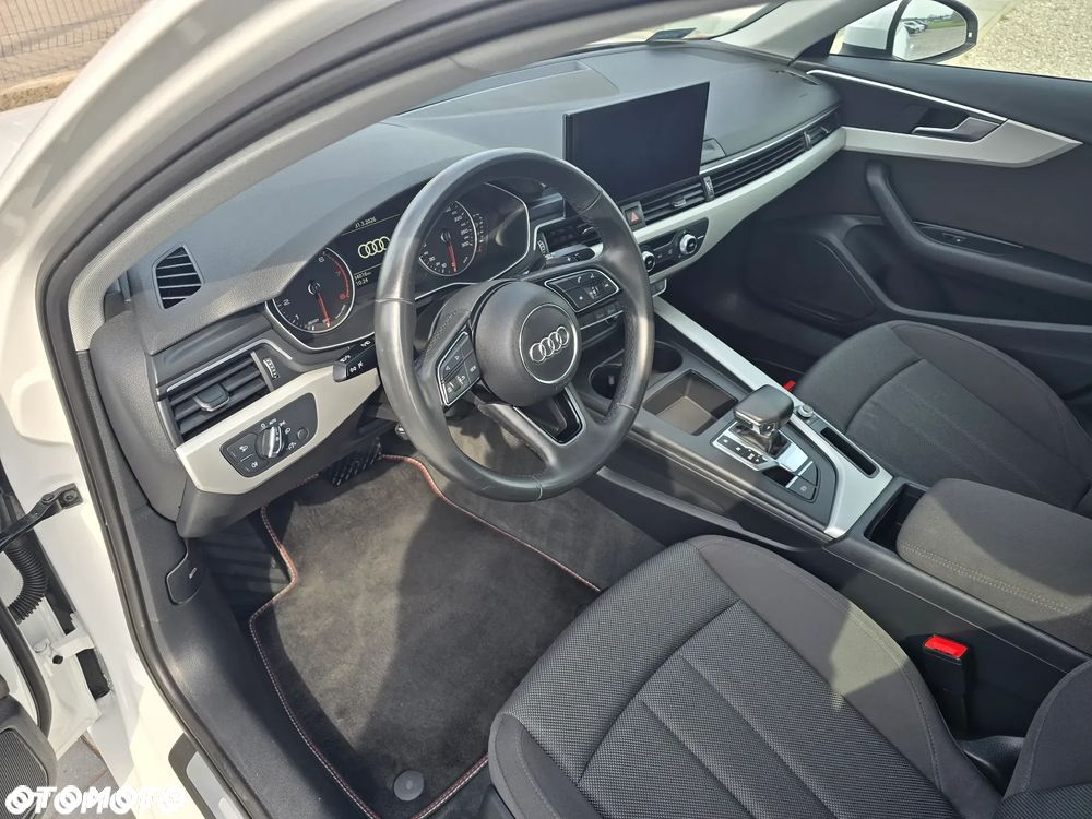 Audi A4 Limousine 35 TFSI mHEV S tronic - 35