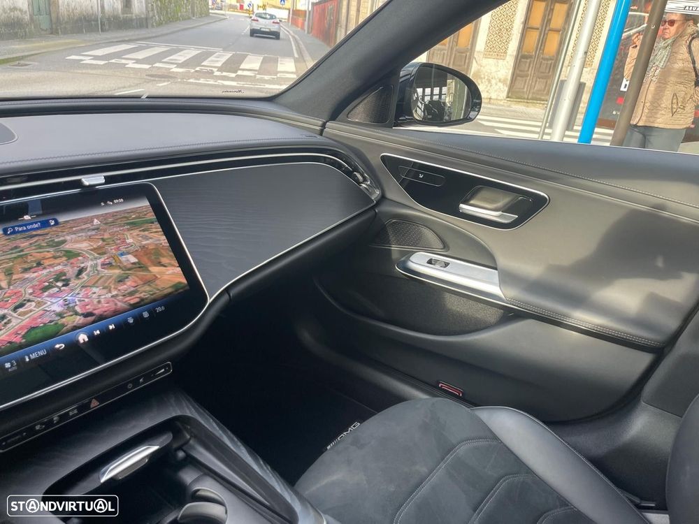 Mercedes-Benz E 300 e AMG Line - 34