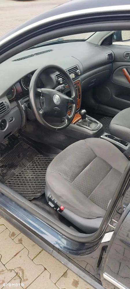 Volkswagen Passat - 12