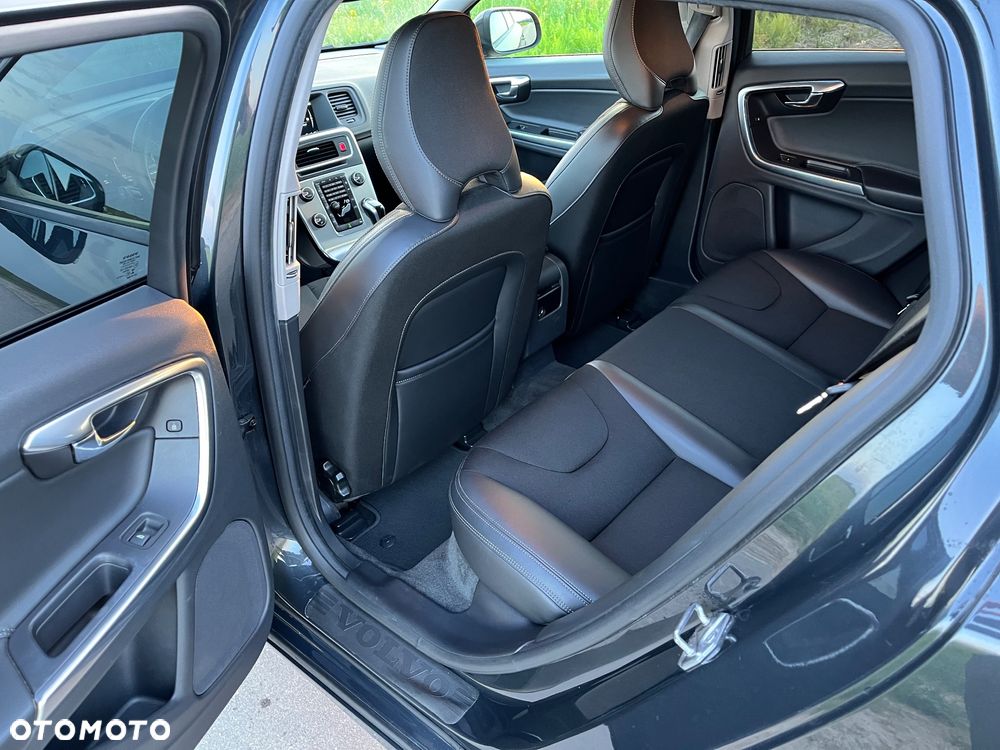 Volvo V60 D3 Momentum - 23