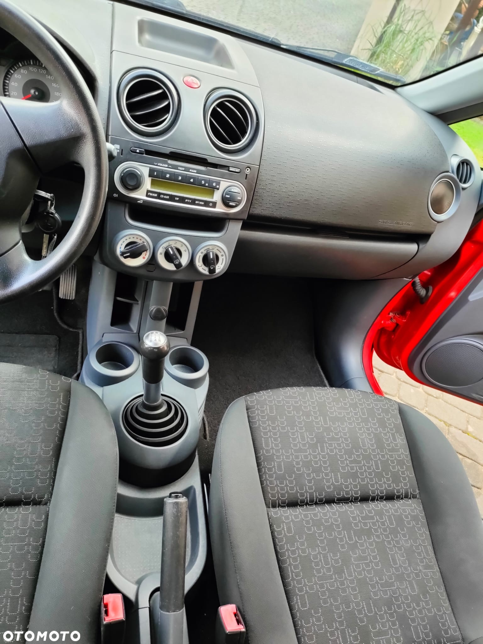 Mitsubishi Colt - 10