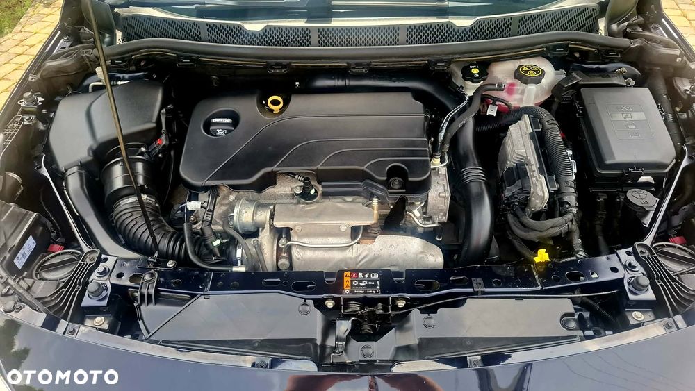 Opel Astra 1.4 Turbo Edition - 11