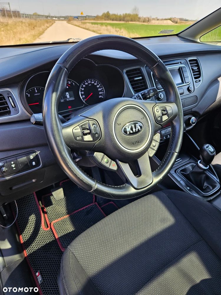 Kia Carens 1.7 CRDi M - 16