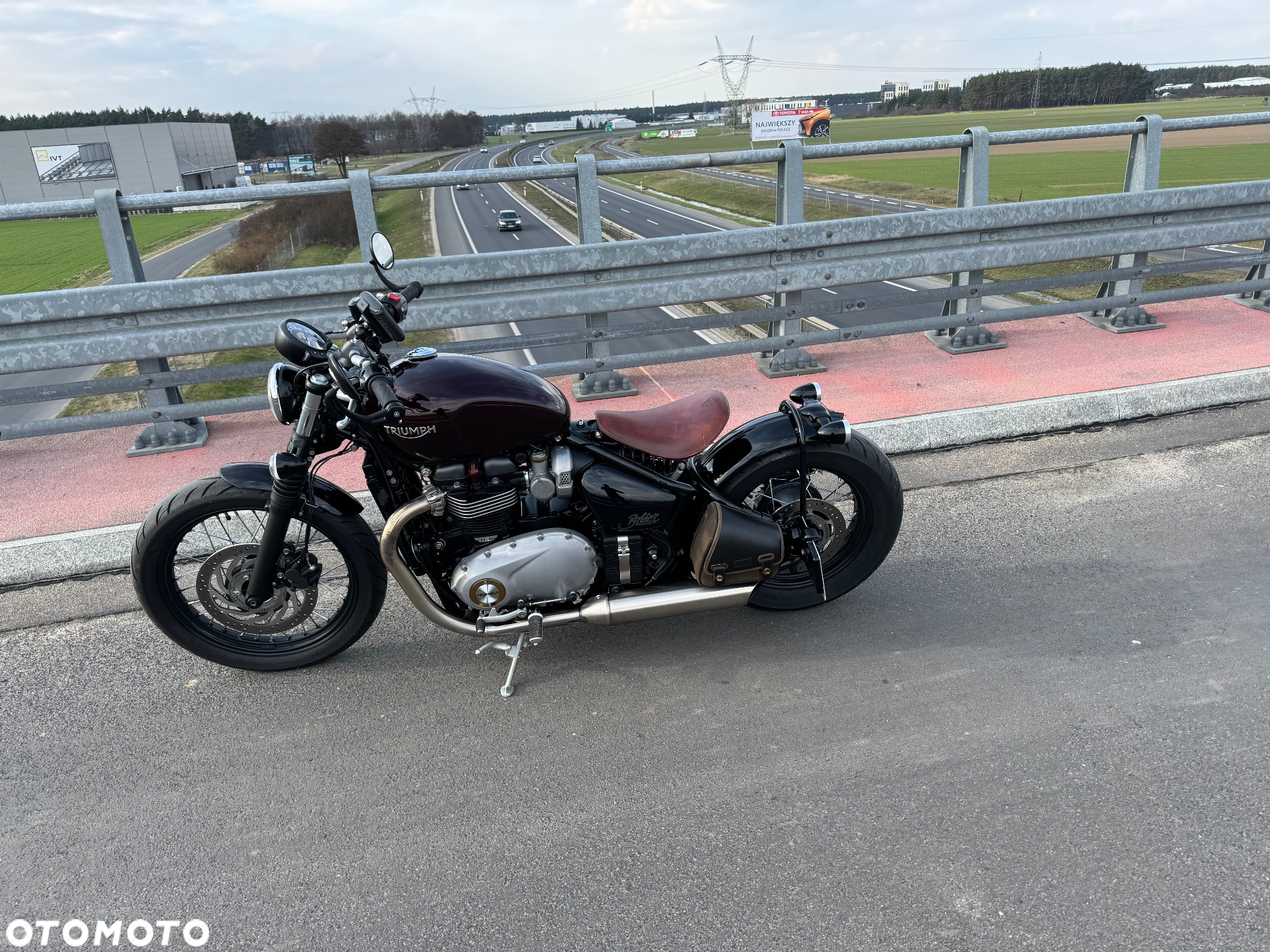 Triumph Bonneville Bobber - 8