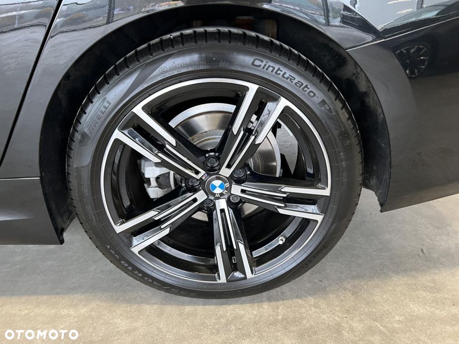 BMW Seria 3 318i M Sport - 16